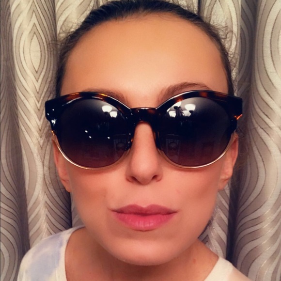 Sunglasses - Picture 4 of 8